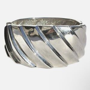 Modernist Hinged Clamper Bracelet Silver Tone Wide Ribbed Texture Statement